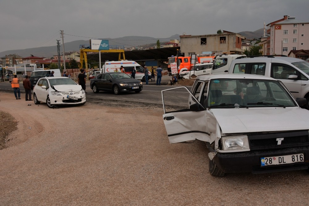 Sivas Suşehri ilçesinde trafik kazası yaşandı