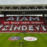 galatasaray taraftarlarindan ataturke anlamli koreografi resim 1